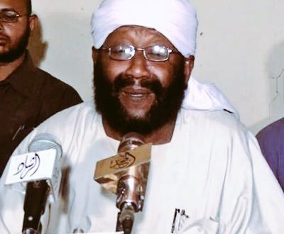 رجل الدين الشيخ محمد مصطفى يثير الجدل مجددا ويحرم النشيد الوطني السوداني