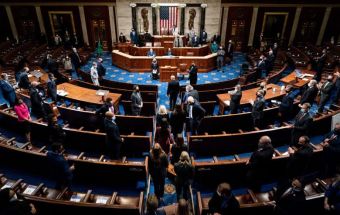 مجلس النواب يمرر مشروع قرار عزل ترامب عبر التعديل 25