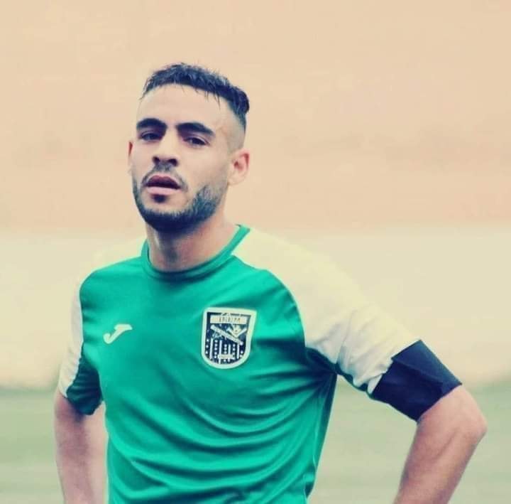 وفاة لاعب جزائري بسكته قلبية اثناء مباراة