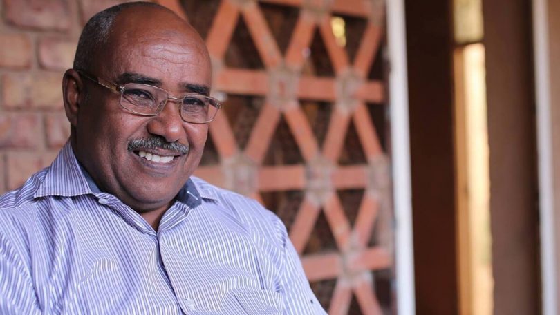 من هو عبدالمنعم ابوادريس علي نقيب الصحفيين السودانيين الجديد ؟ سيرة الذاتية