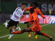 ألمانيا تلقن هولندا درسا في فنون الكرة وتسحقها بثلاثية!!!