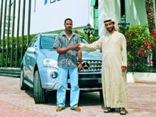 السوداني محمد صديق يفوز بسيارة مرسيدس في الامارات العربية