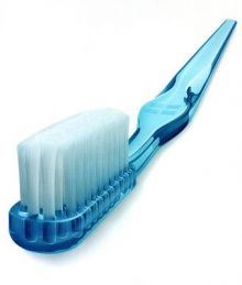 الجراثيم قد ترتفع مترين في الهواء ...  100 مليون جرثومة في فرشاة الأسنان إذا تركتها في الحمّام