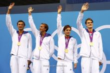 تحطم رقمين قياسيين في السباحة وفريق التتابع الفرنسي يذهل الأمريكيين في أولمبياد لندن!!!