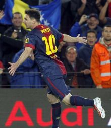 ميسي يقود برشلونة لفوز كاسح على بيتيس برباعية في الدوري الاسباني 