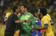 الاتحاد الدولي: حكم مباراة البرازيل وايطاليا اعترف باخطاءه 