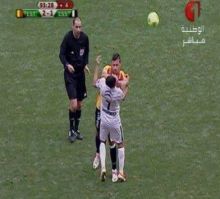 نجم الترجي بلايلي يعتدي بالضرب على احد لاعب الصفاقسي التونسي 