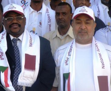 الوزير صديق محمد توم يشارك قطر حملتها في استضافة مونديال 2022