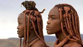 تبادل الزوجات بين الأصدقاء .. من تقاليد ناميبيا