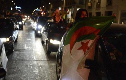 مقتل شخصين وإصابة 31 آخرين في احتفالات الجزائريين