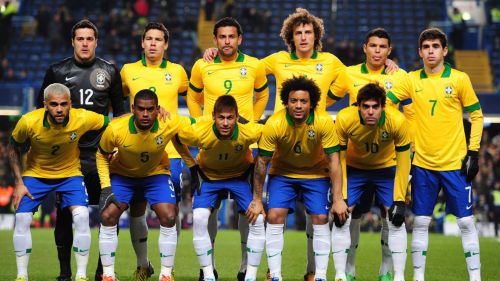 روماريو يطالب بسجن مسولي الكرة البرازيليين