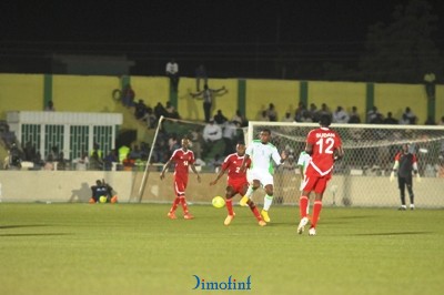 مهاجم منتخب نيجيريا يقترح اعفاء السودان من استضافة مباريات التصفيات