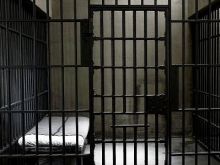 السجن المؤبد للشاب مغتصب الطفل 