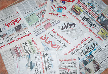 الصحف السودانية تطالب الحكومة بالتعاون معها لمواجهة واقعها المعقد 