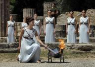 إيقاد شعلة أولمبياد 2016 الصيفي في أولمبيا اليونانية