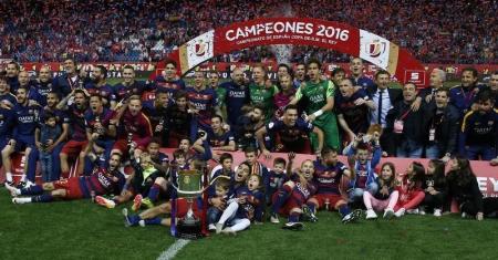 برشلونة يحرز كأس الملك ويتوج مجددا بالثنائية المحلية