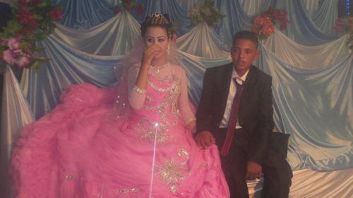 مصر ..حفل زفاف لأصغر عروسين بالعالم ..وسبب غريب للزواج !!