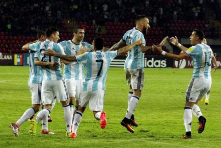الأرجنتين تتعادل مع فنزويلا بتصفيات كأس العالم وأوروجواي تتصدر