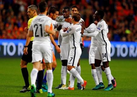 فرنسا تهزم هولندا في تصفيات كأس العالم بتسديدة قوية من بوجبا
