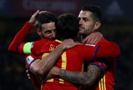 أدوريز يصبح أكبر لاعب يسجل لإسبانيا في الفوز على مقدونيا