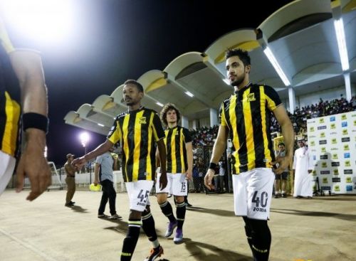 الامير عبد الرحمن يتهم كارلوس لاعب الاتحاد بادعاء الاصابة