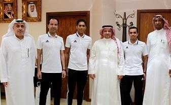 رئيس الاتحاد يستقبل طاقم التحكيم السعودي المشارك في كأس القارات
