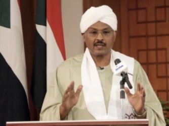 هيئة علماء السودان تطالب مبارك الفاضل بالإستغفار