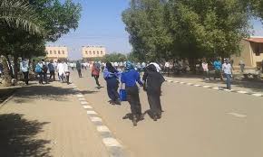 الحكومة السودانية تعفي طلاب الجنوب من دفع الرسوم بالدولار