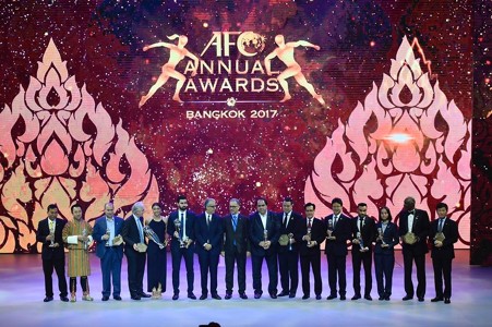 العرب اضعف حلقات الجوائز في آسيا