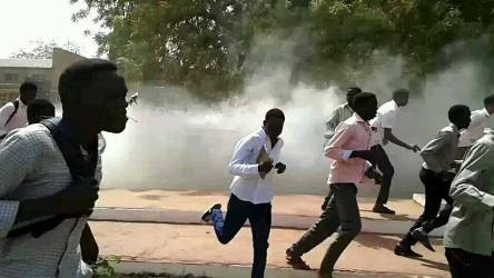 الشرطة تفض تظاهرة لطلاب جامعة الخرطوم