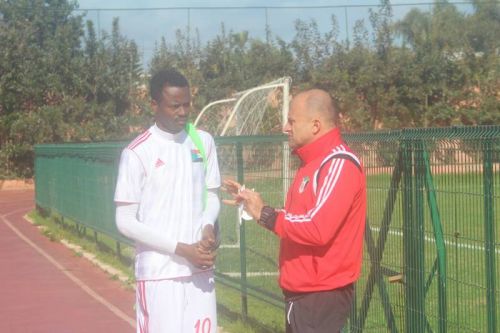 عاد إلى التدريبات ظهر أمس بعد الفوز على الغيني المنتخب تدرب للموريتاني بملعب الكهرباء 