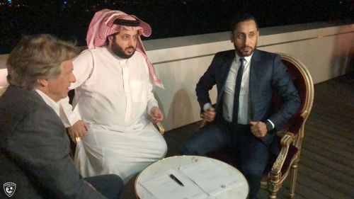 سعودية ..مدرب الهلال جورجي جيسوس يغادر الي دبي