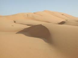 خبير اقتصادي يعتبر تصدير الرمال السودانية "كارثة"