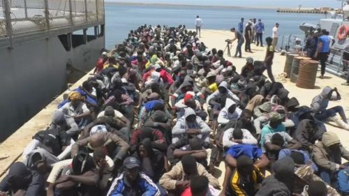ترحيل مهاجرين سودانيين من ليبيا