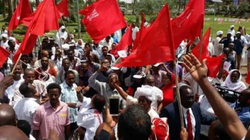 الحزب الشيوعي يؤيد دعوة "تجمع المهنيين السودانيين" بالتغيير