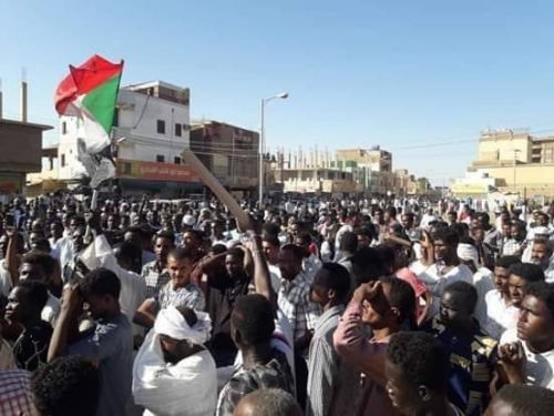 السودان ..تجمع المهنيين يدعو لتظاهرات عامة عقب صلاة الجمعة