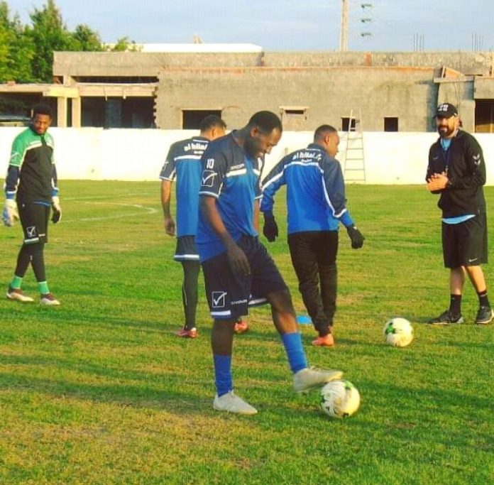 تهديد اللاعبين الاجانب بعصا الفيفا يدفع الهلال السوداني لاستئناف تدريباته!